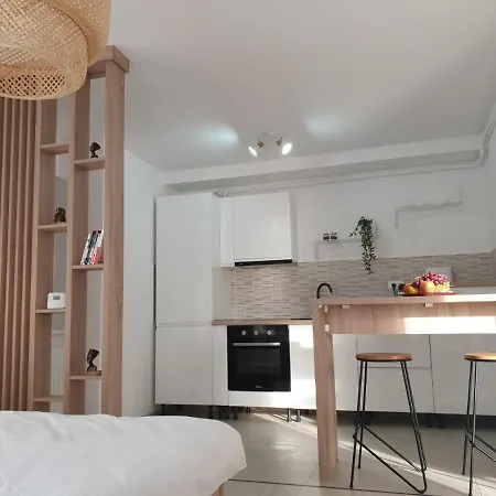 Apartment Life Coresi